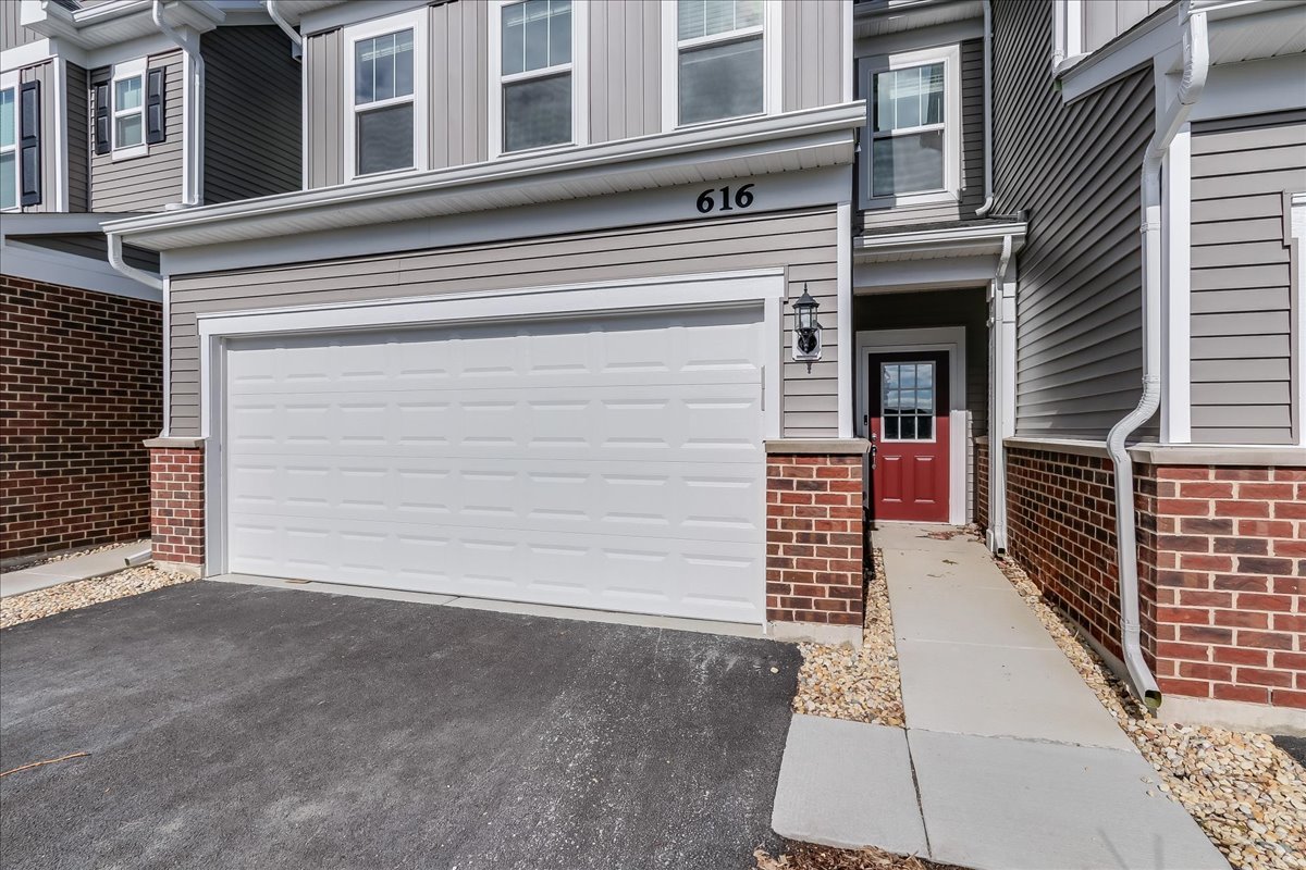 616 Switchgrass Lane #61005, Bolingbrook, IL 60490