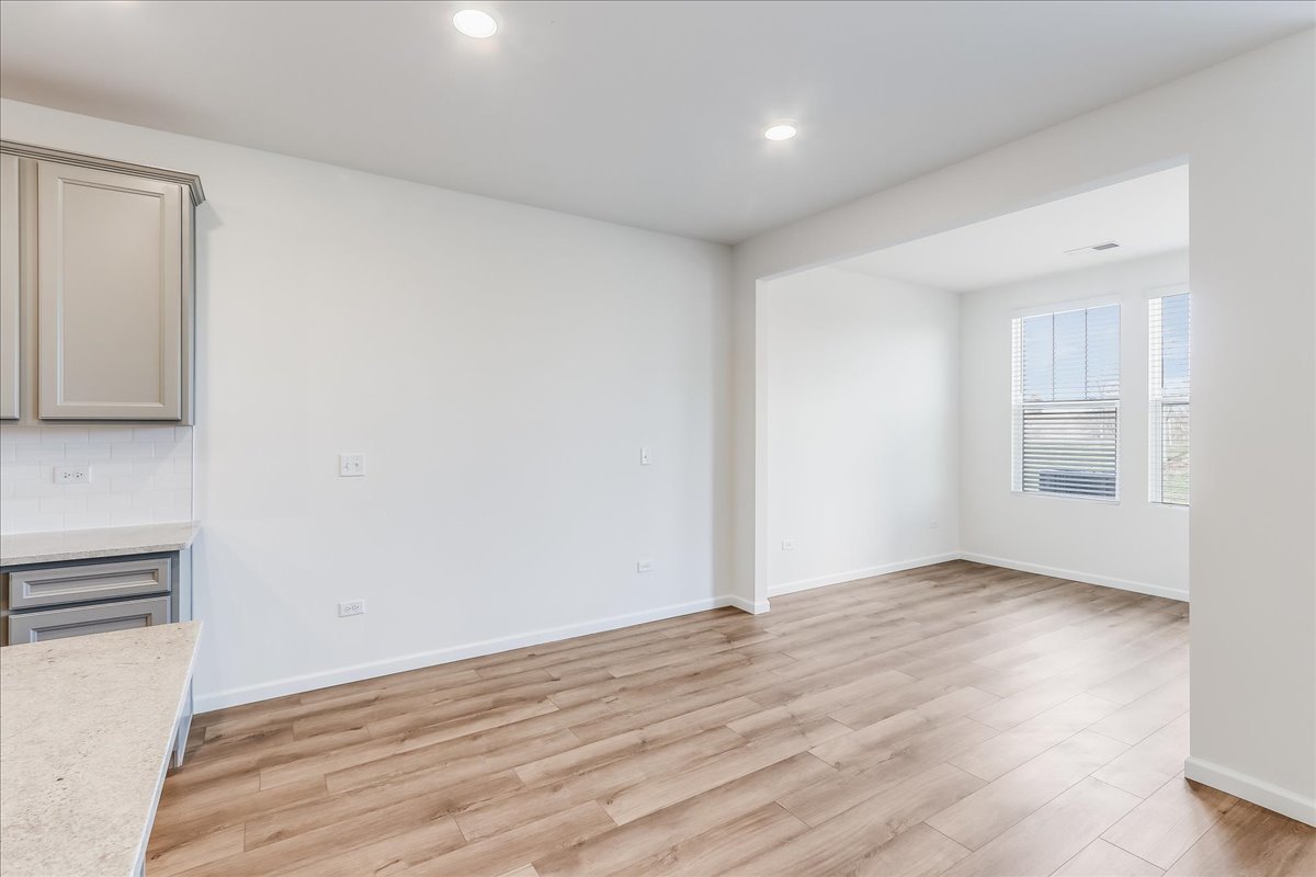 616 Switchgrass Lane #61005, Bolingbrook, IL 60490