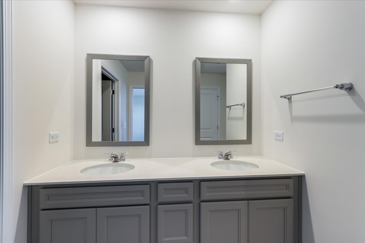 616 Switchgrass Lane #61005, Bolingbrook, IL 60490