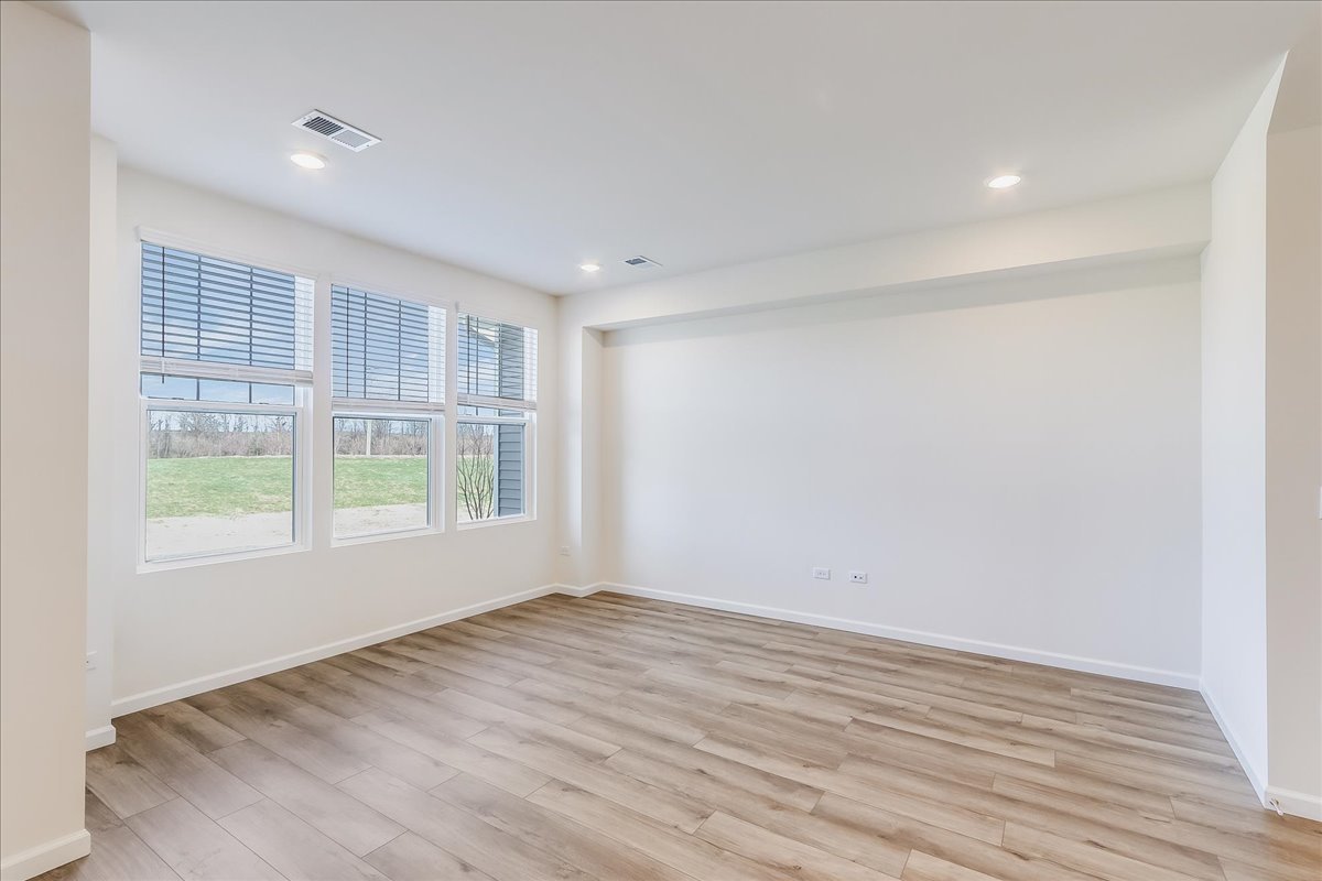 616 Switchgrass Lane #61005, Bolingbrook, IL 60490