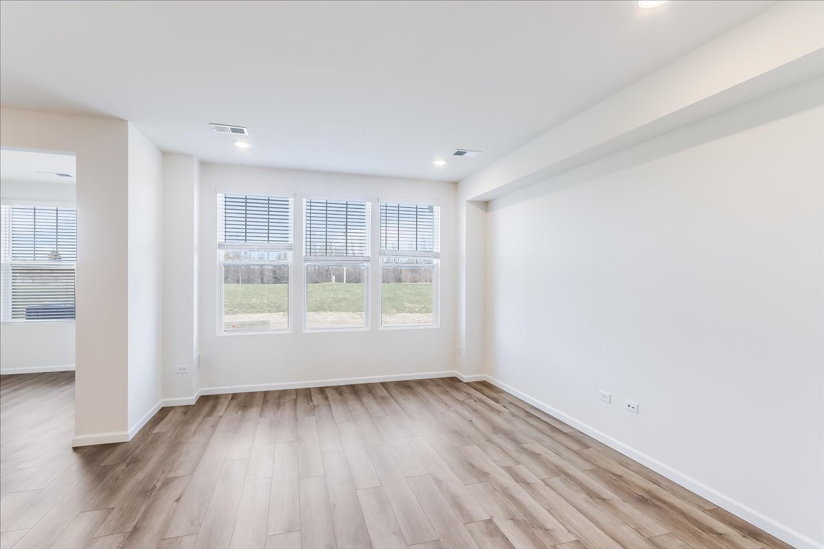 616 Switchgrass Lane #61005, Bolingbrook, IL 60490