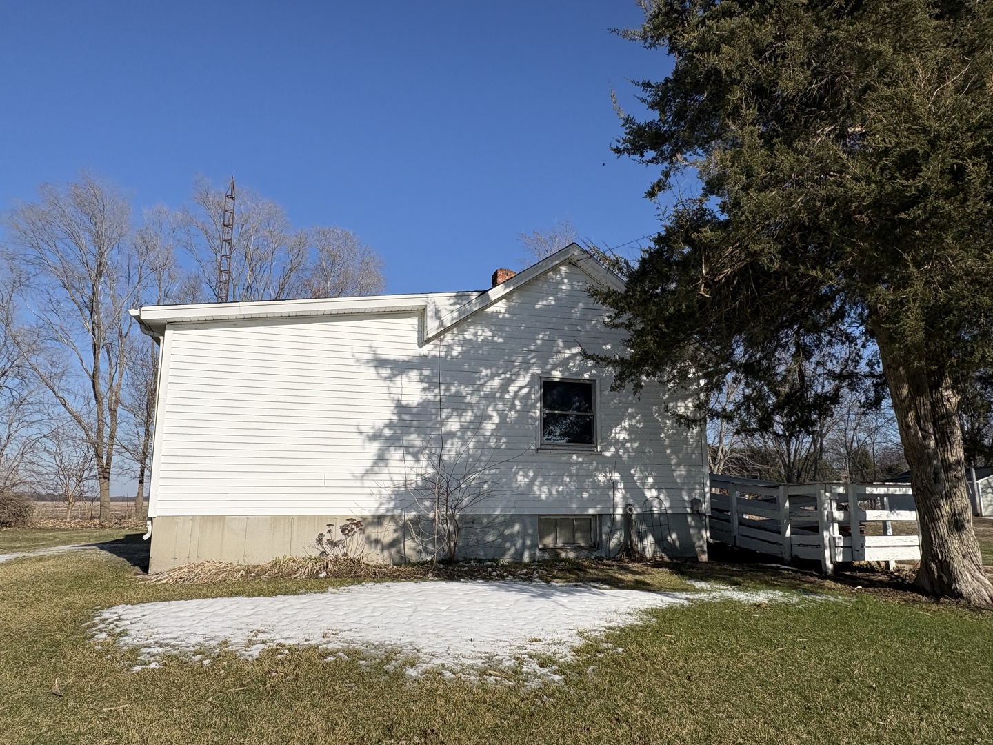 4020 E 1553rd Road, Earlville, IL 60518