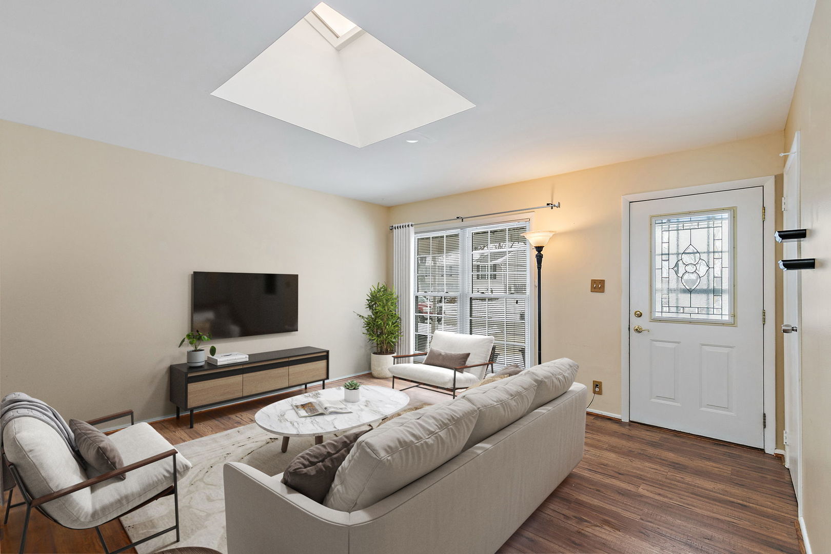 213 Villa Road, Streamwood, IL 60107