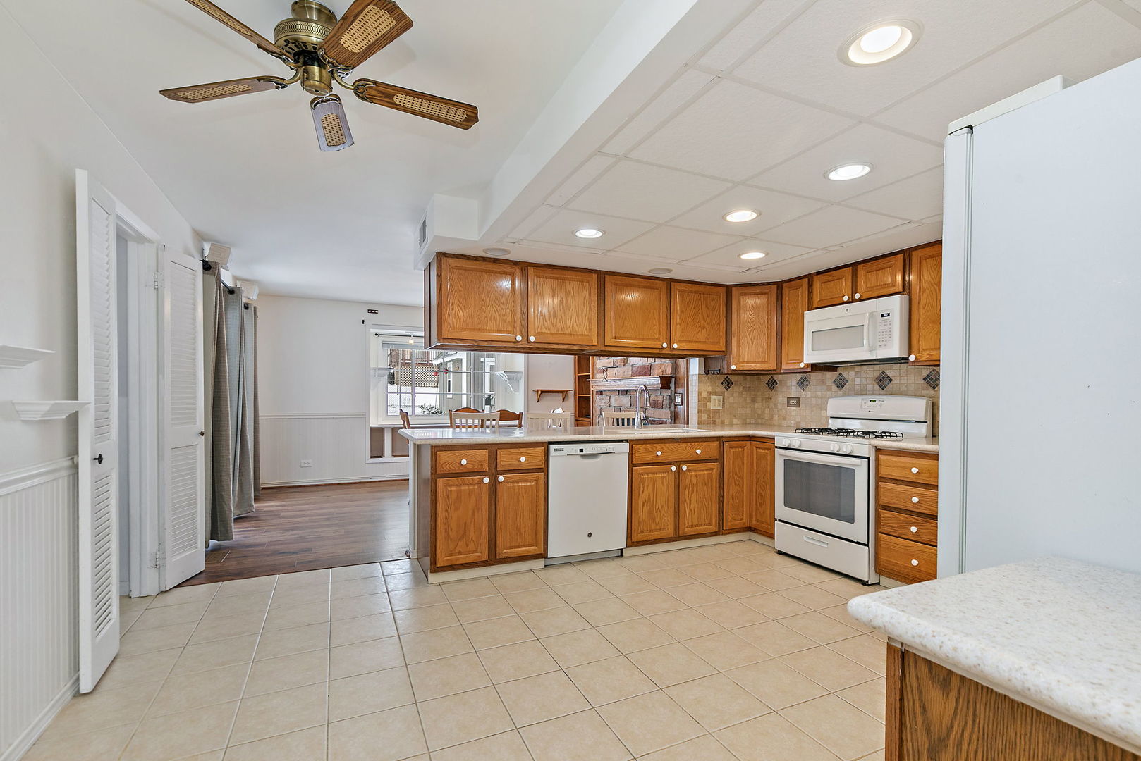 213 Villa Road, Streamwood, IL 60107