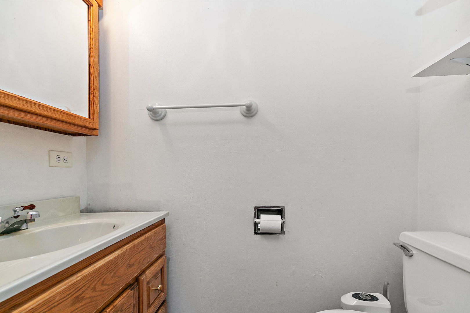 213 Villa Road, Streamwood, IL 60107