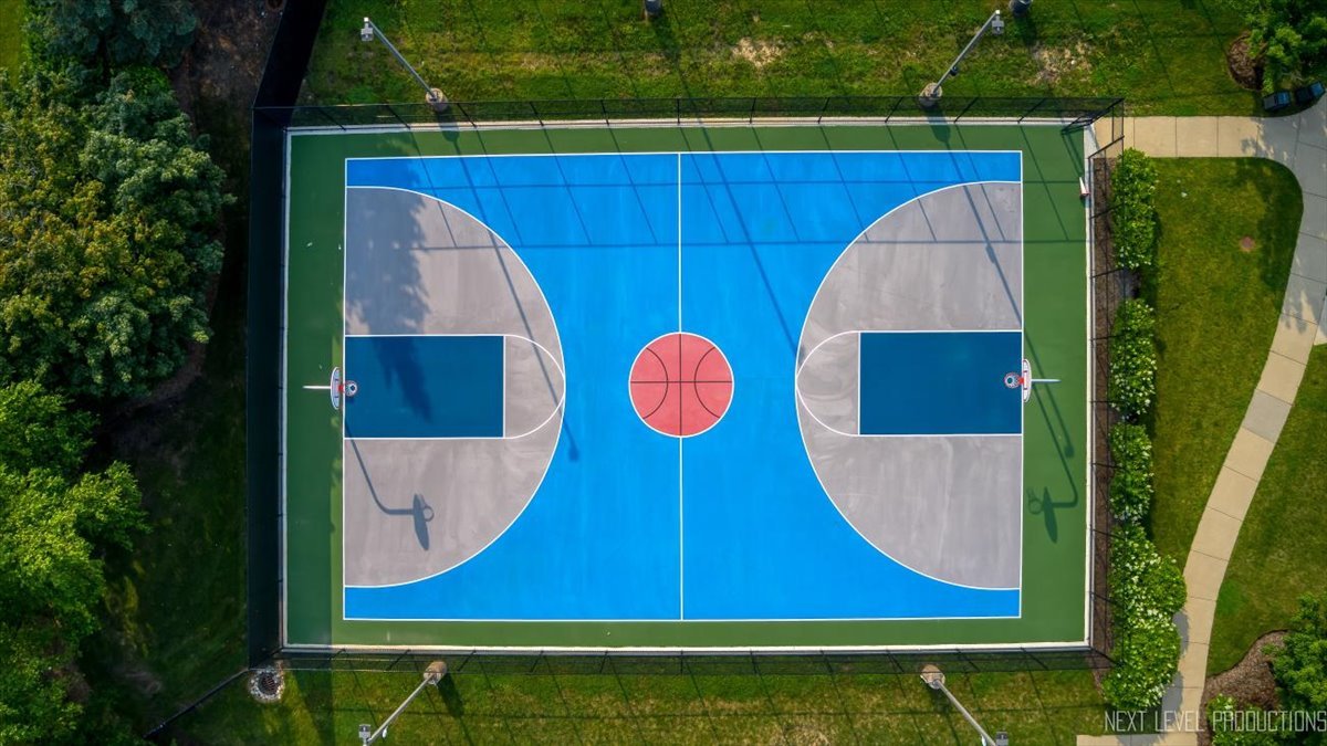 305 Thornwood Way #C, South Elgin, IL 60177