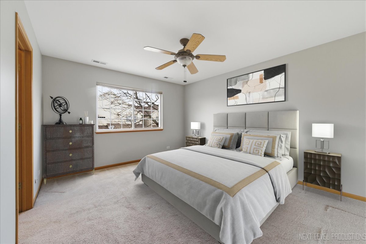 305 Thornwood Way #C, South Elgin, IL 60177