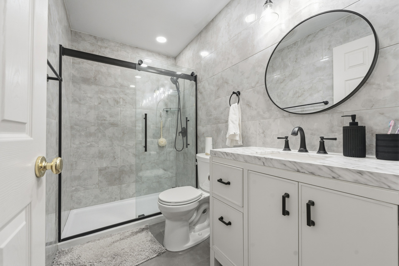 138 Emerald Drive, Streamwood, IL 60107