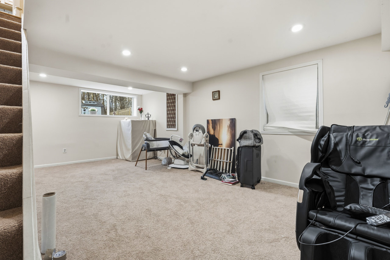 138 Emerald Drive, Streamwood, IL 60107