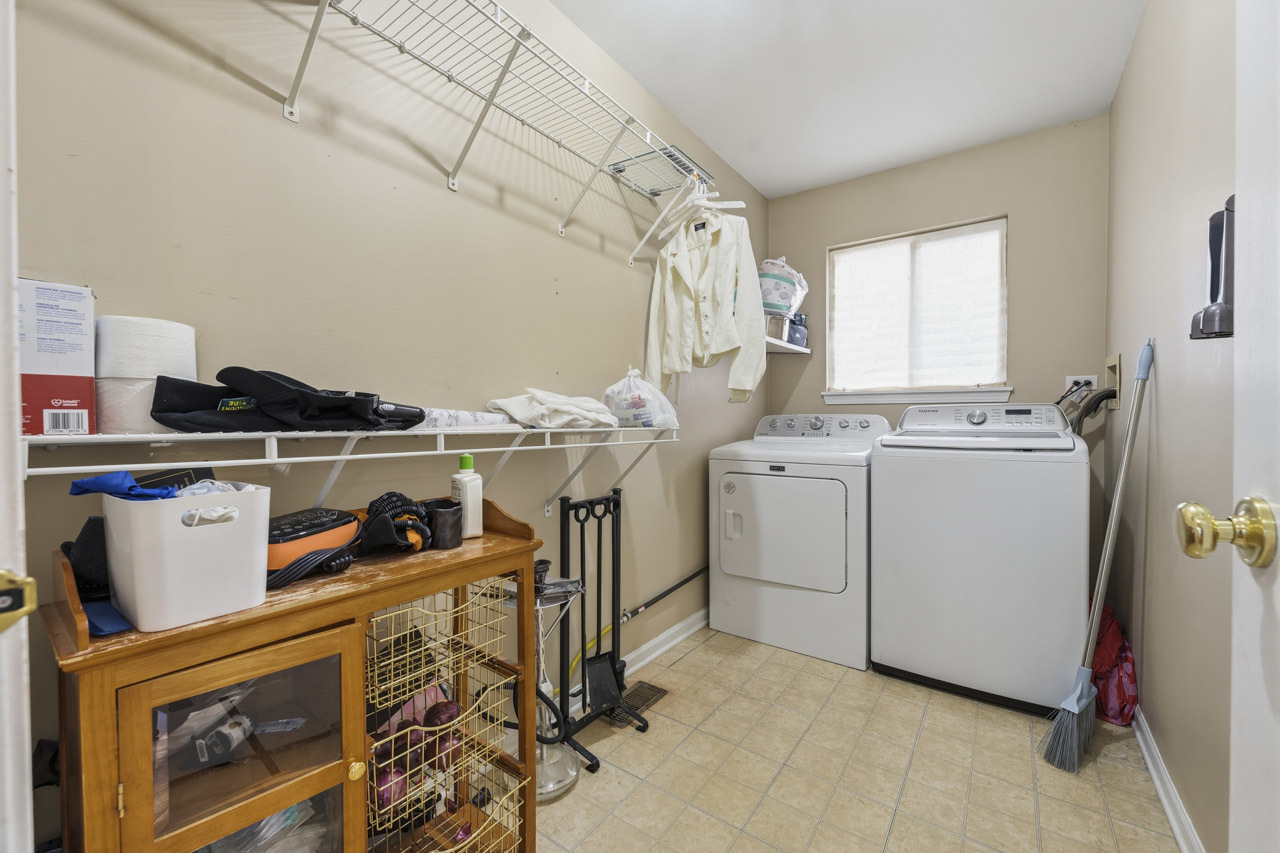 138 Emerald Drive, Streamwood, IL 60107