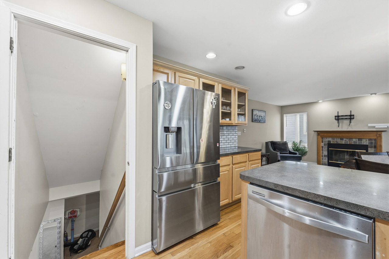 138 Emerald Drive, Streamwood, IL 60107