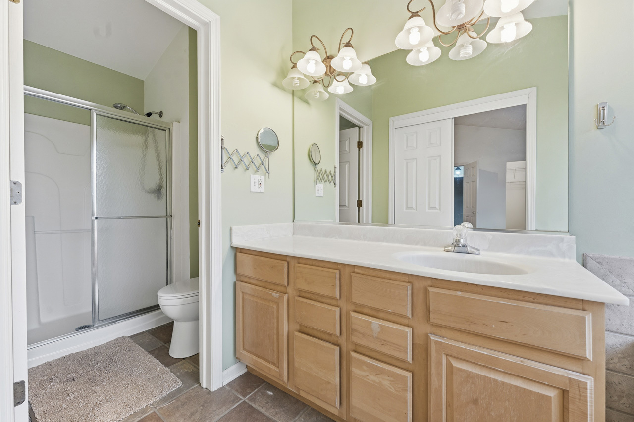 138 Emerald Drive, Streamwood, IL 60107