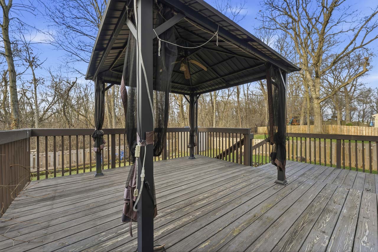 138 Emerald Drive, Streamwood, IL 60107