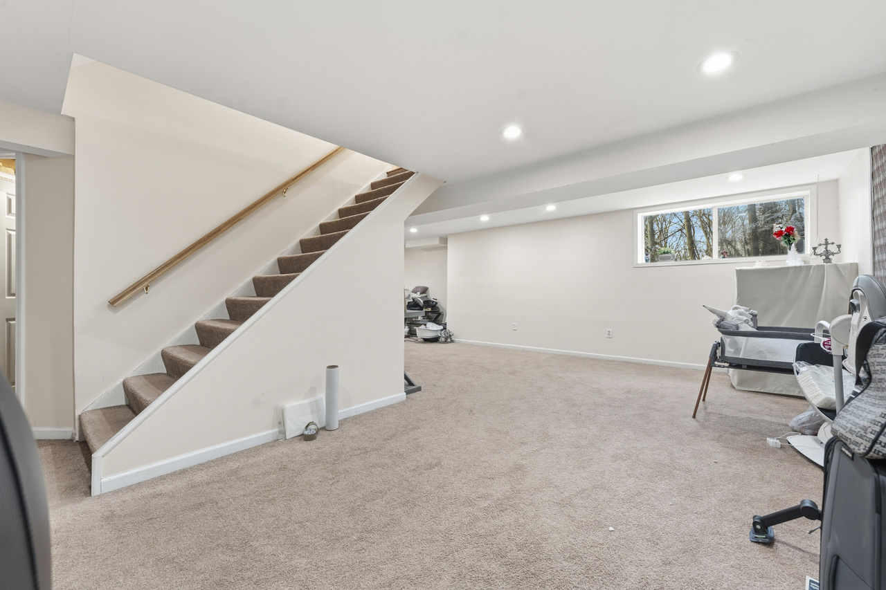 138 Emerald Drive, Streamwood, IL 60107