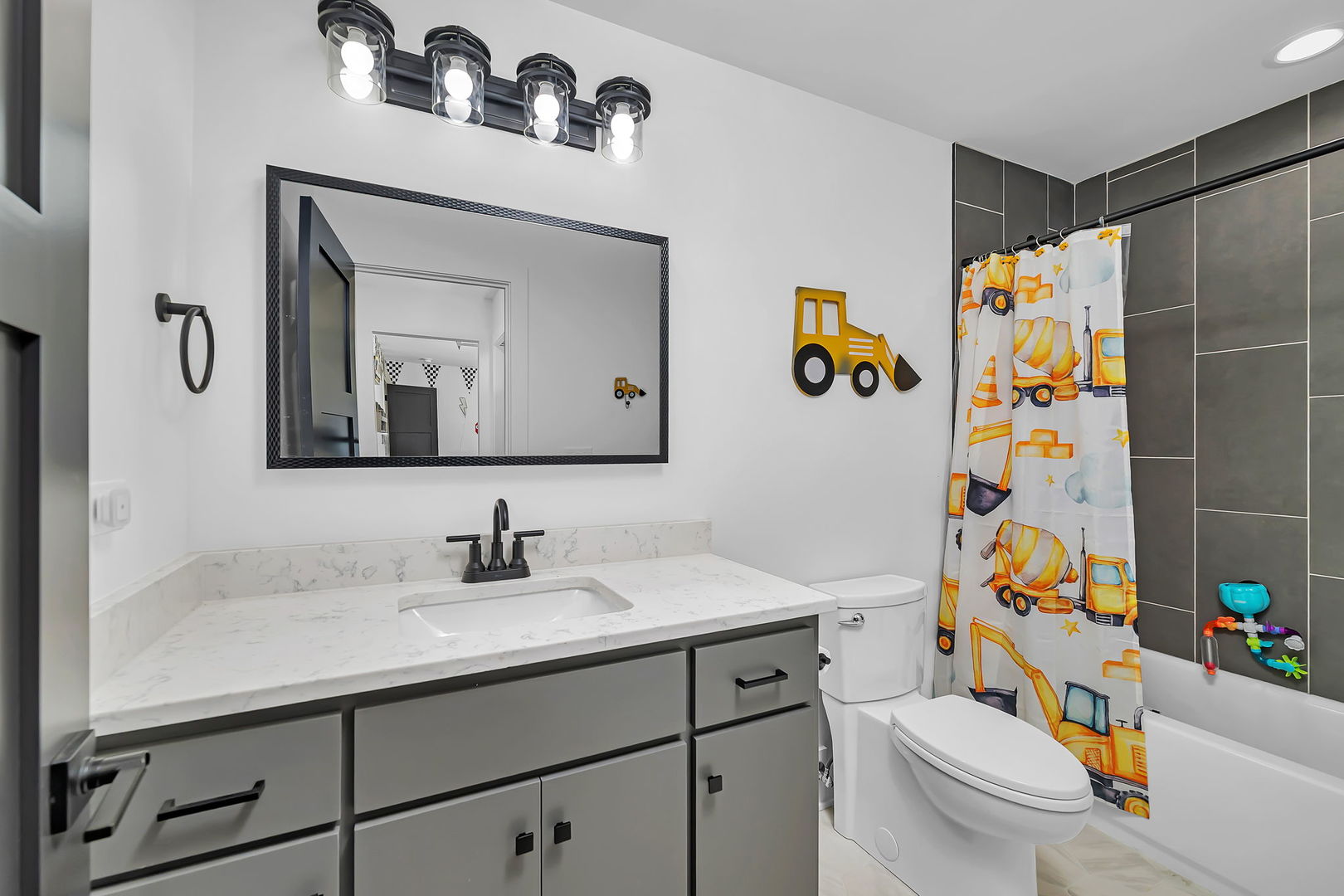 6256 N Dresden Road, Morris, IL 60450