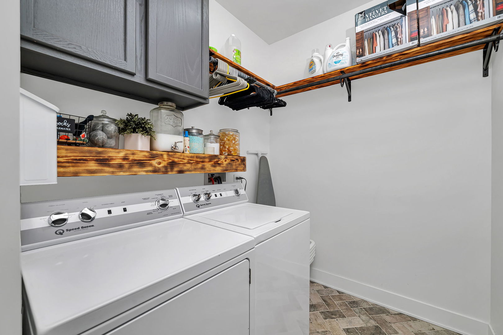 6256 N Dresden Road, Morris, IL 60450