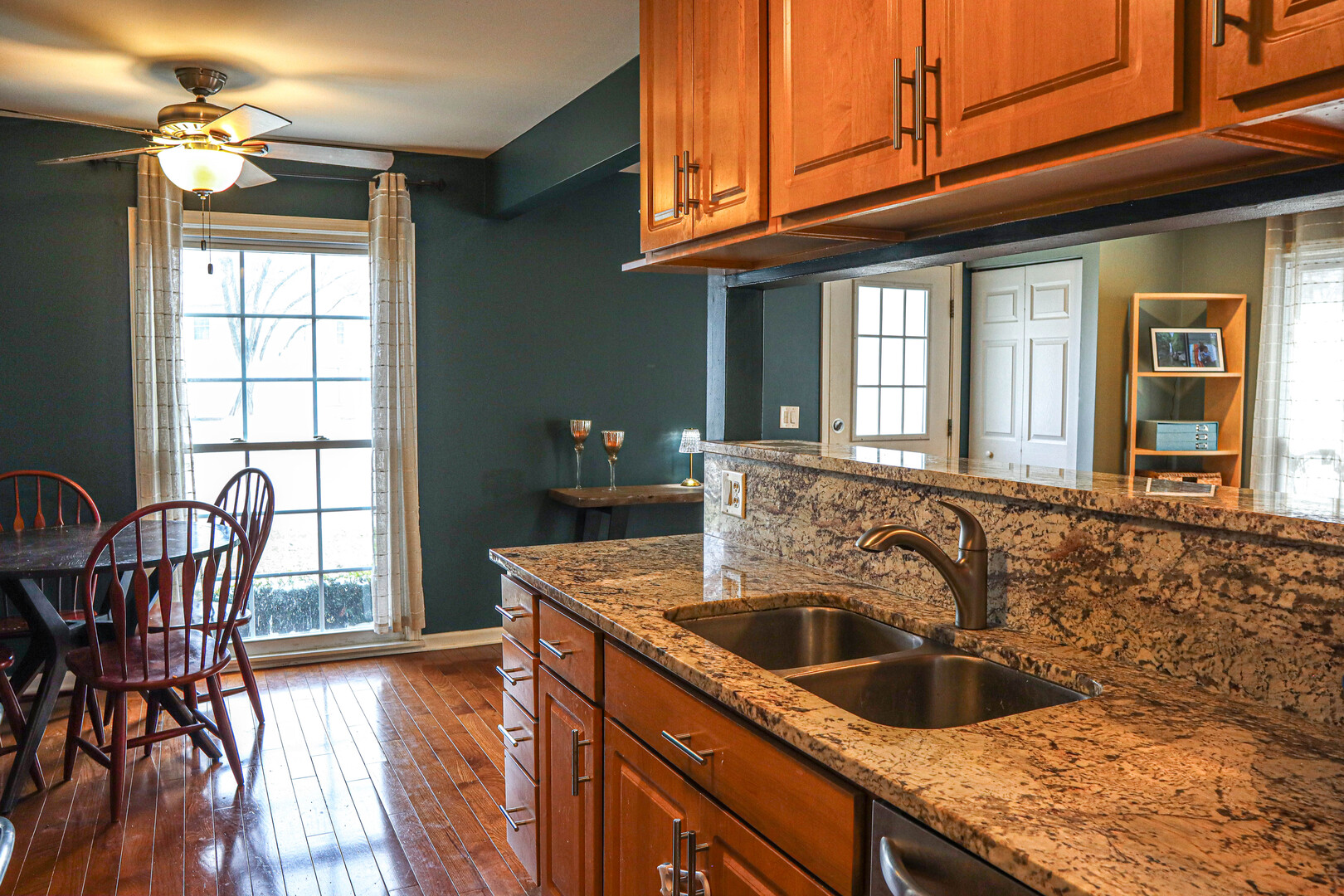 1682 Monticello Court #D, Wheaton, IL 60189