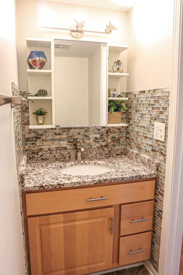 1682 Monticello Court #D, Wheaton, IL 60189