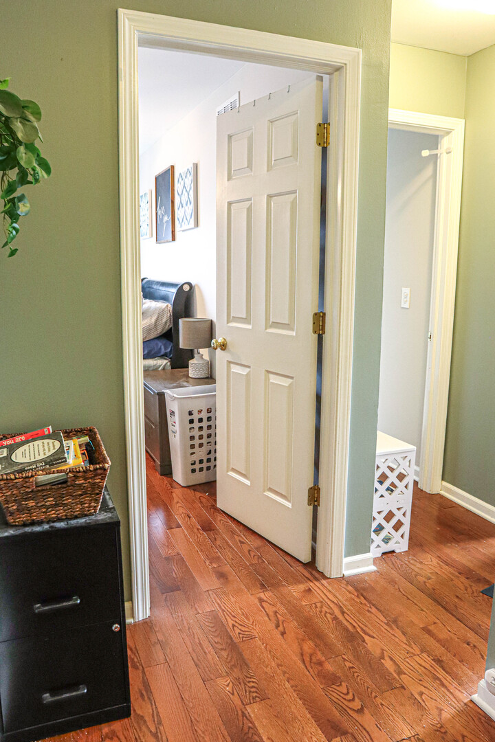 1682 Monticello Court #D, Wheaton, IL 60189