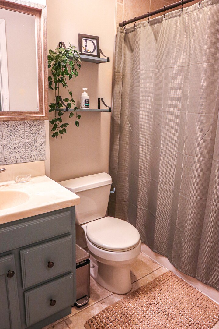 1682 Monticello Court #D, Wheaton, IL 60189