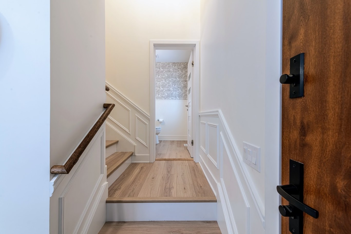 145 N Elmwood Avenue, Wood Dale, IL 60191