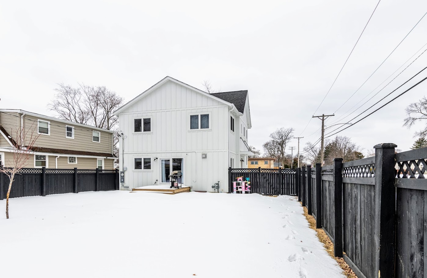 145 N Elmwood Avenue, Wood Dale, IL 60191