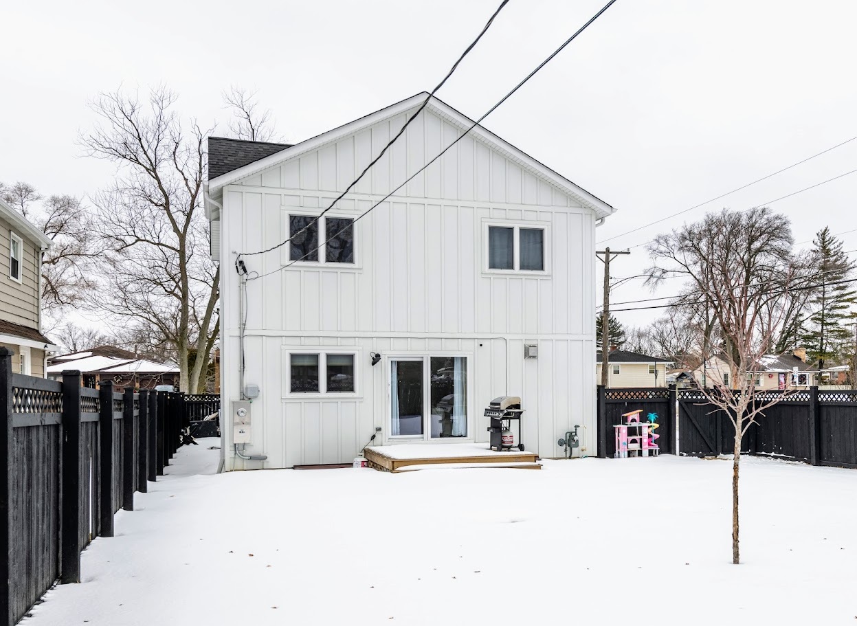 145 N Elmwood Avenue, Wood Dale, IL 60191