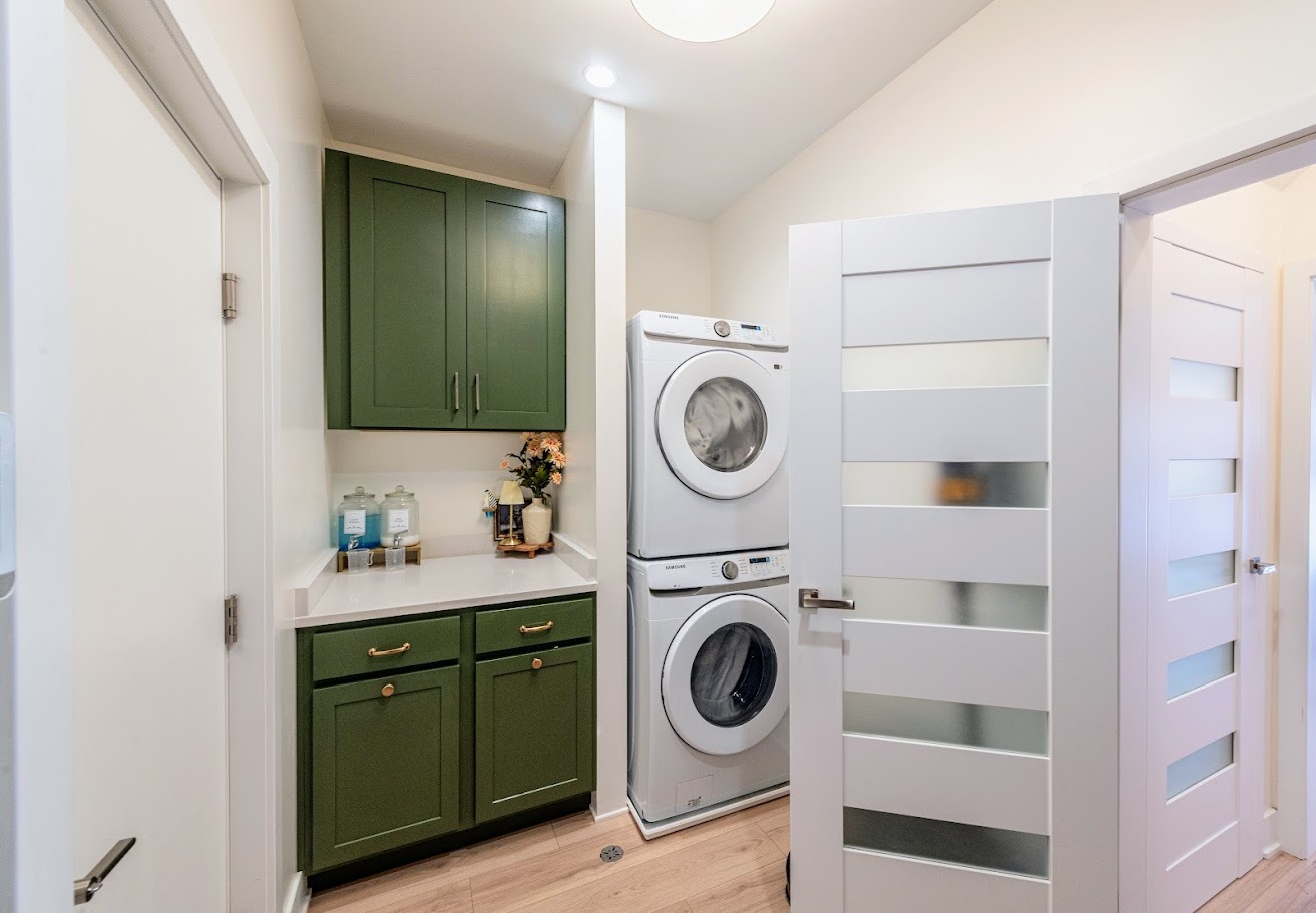 145 N Elmwood Avenue, Wood Dale, IL 60191