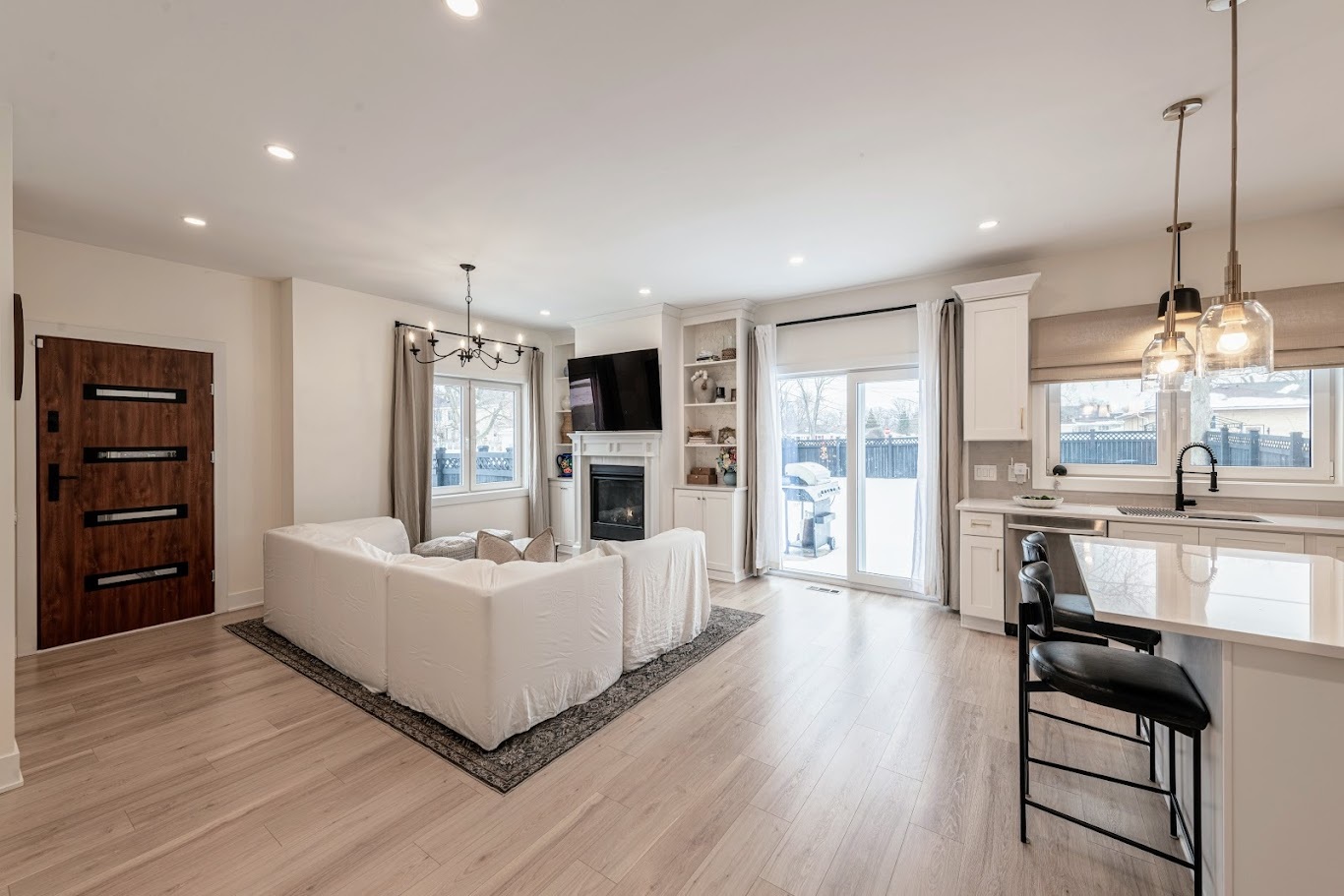 145 N Elmwood Avenue, Wood Dale, IL 60191