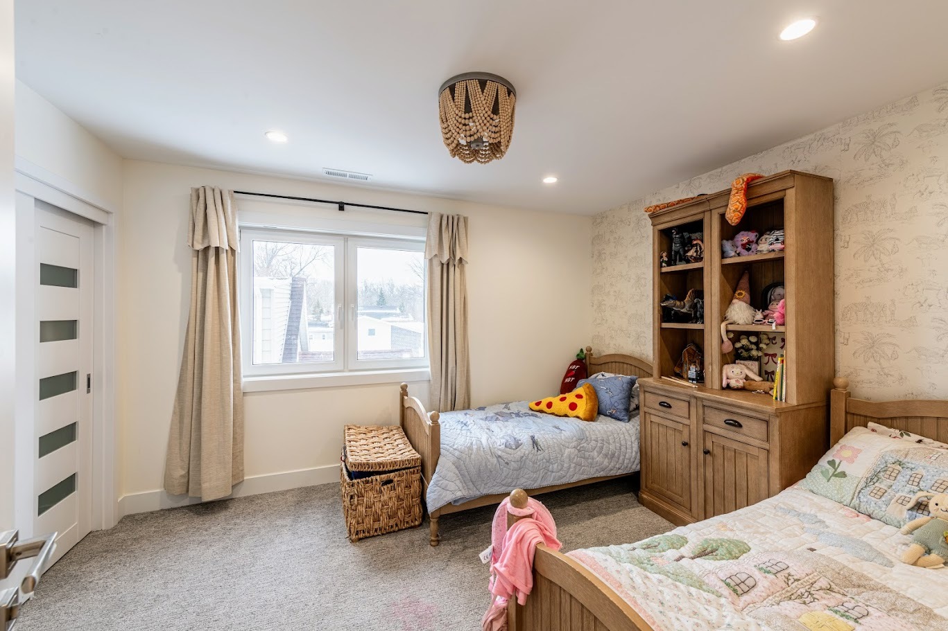 145 N Elmwood Avenue, Wood Dale, IL 60191