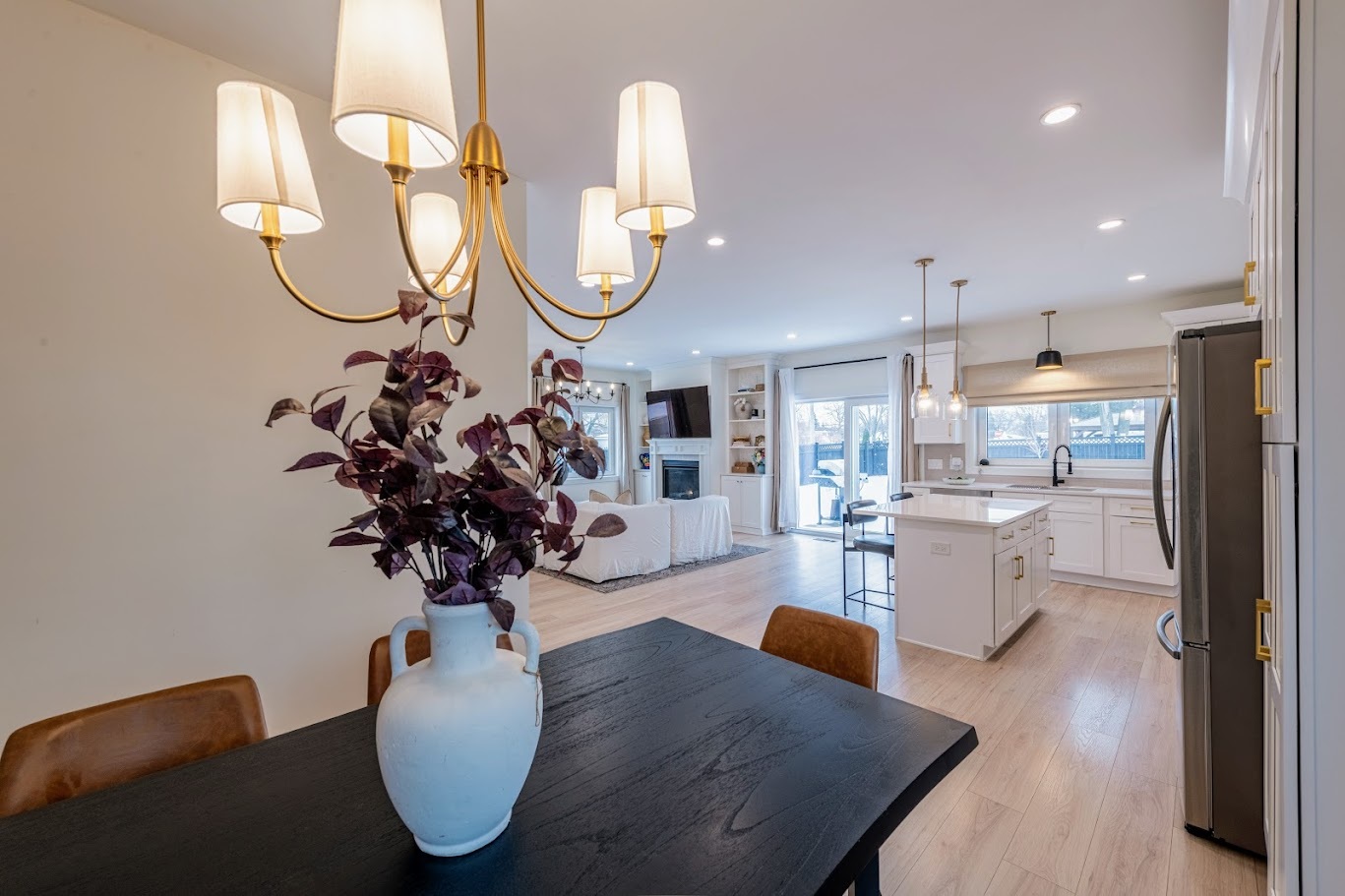 145 N Elmwood Avenue, Wood Dale, IL 60191