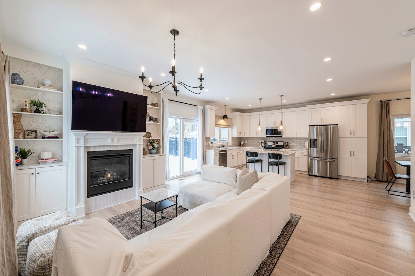 145 N Elmwood Avenue, Wood Dale, IL 60191