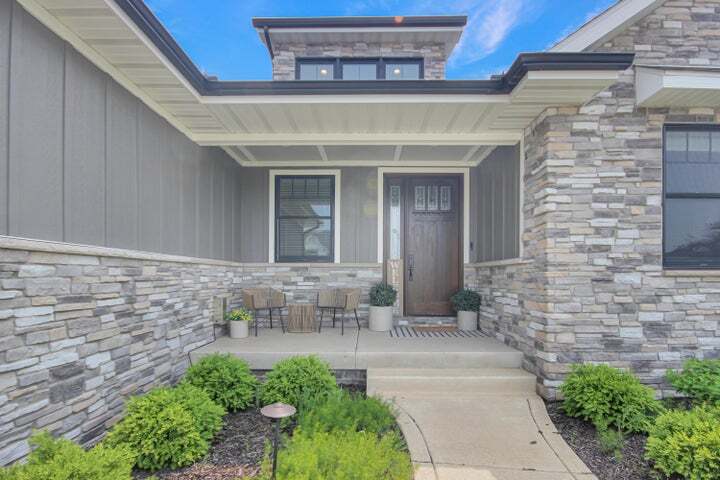 13333 Camas Drive, St. John, IN 46373