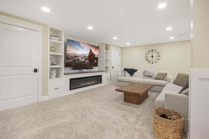 13333 Camas Drive, St. John, IN 46373