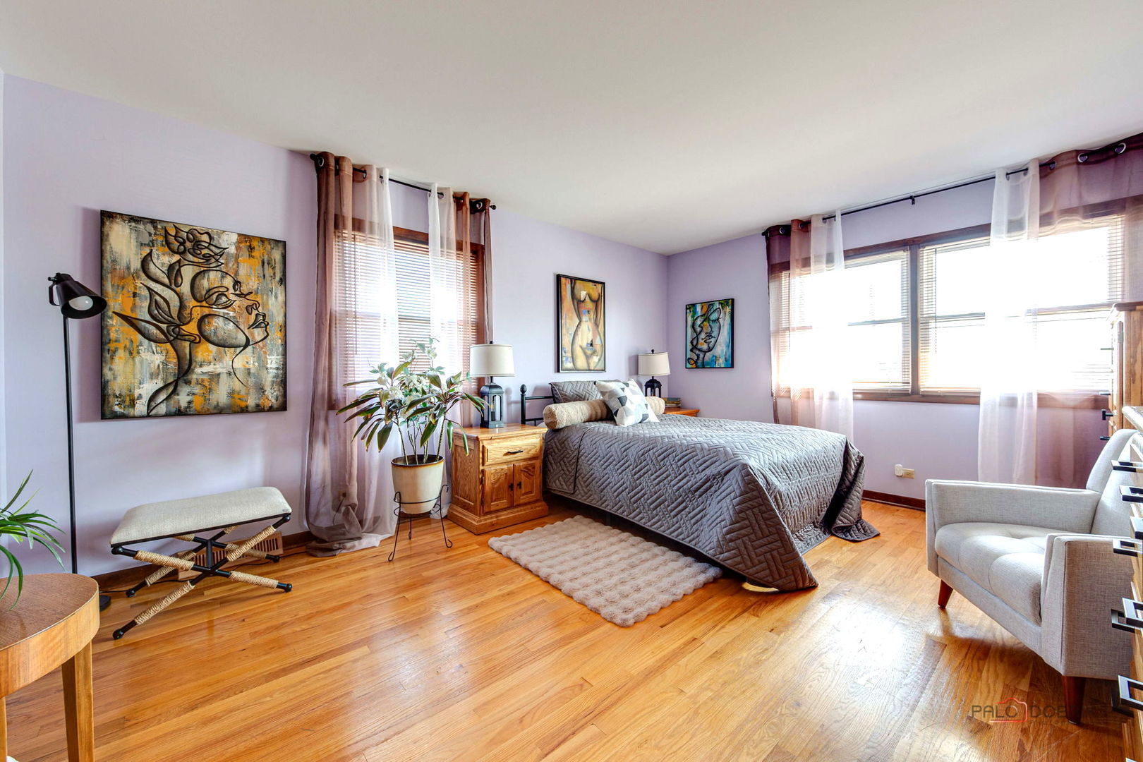 2042 S Goebbert Road, Arlington Heights, IL 60005