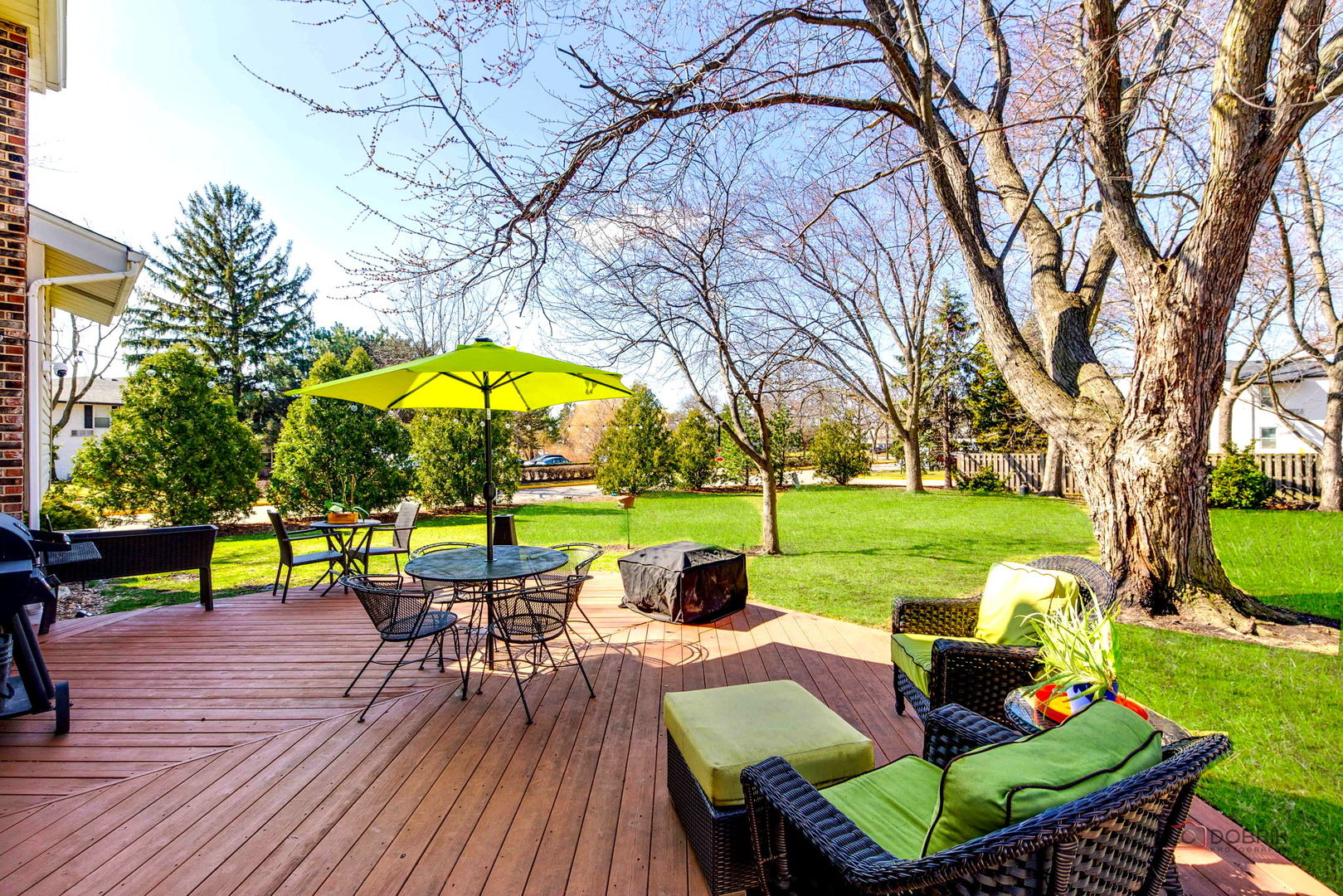 2042 S Goebbert Road, Arlington Heights, IL 60005