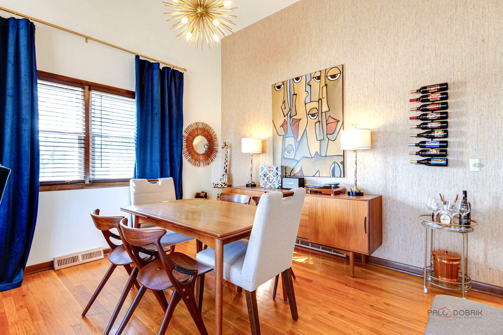 2042 S Goebbert Road, Arlington Heights, IL 60005