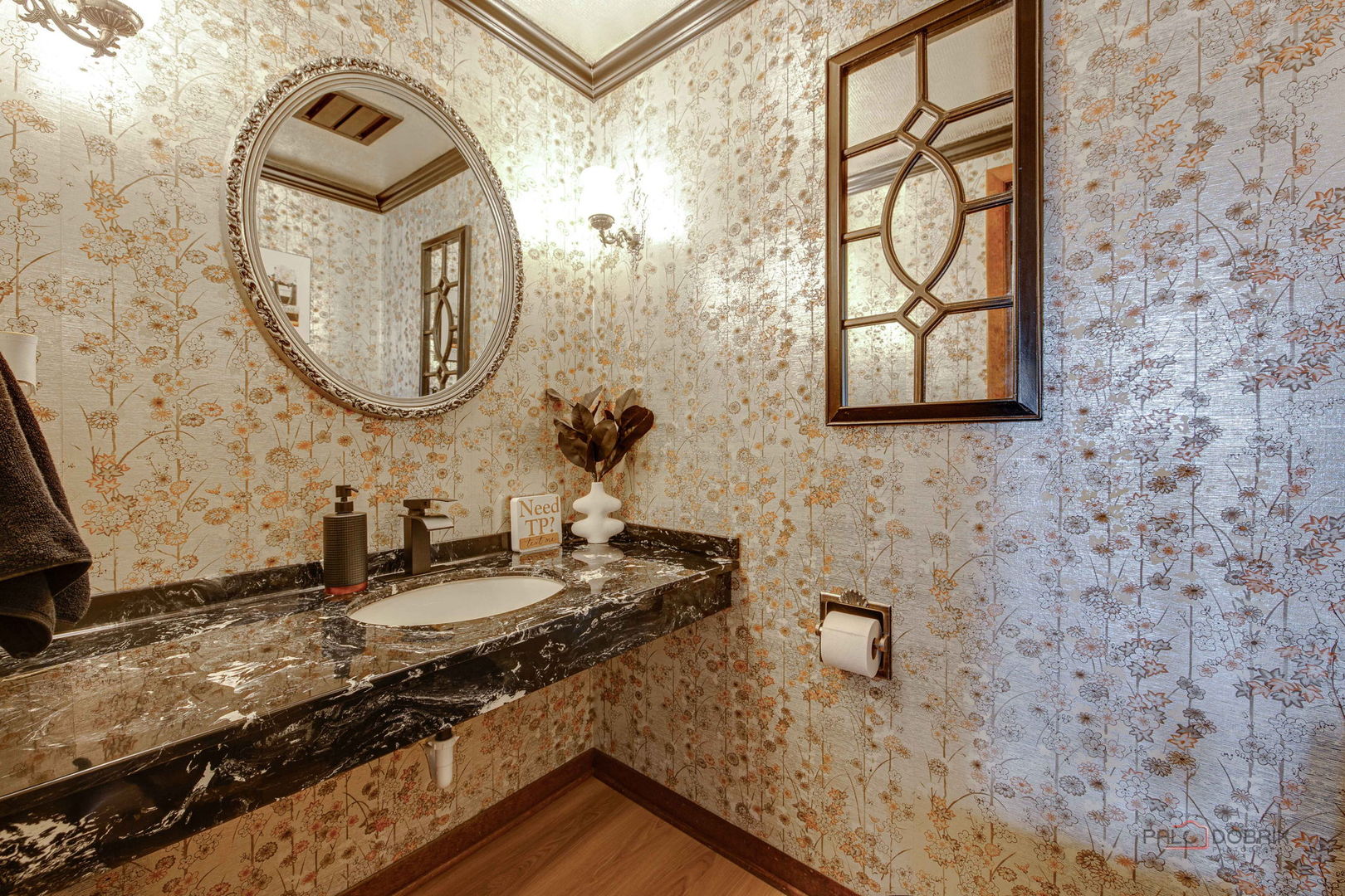 2042 S Goebbert Road, Arlington Heights, IL 60005