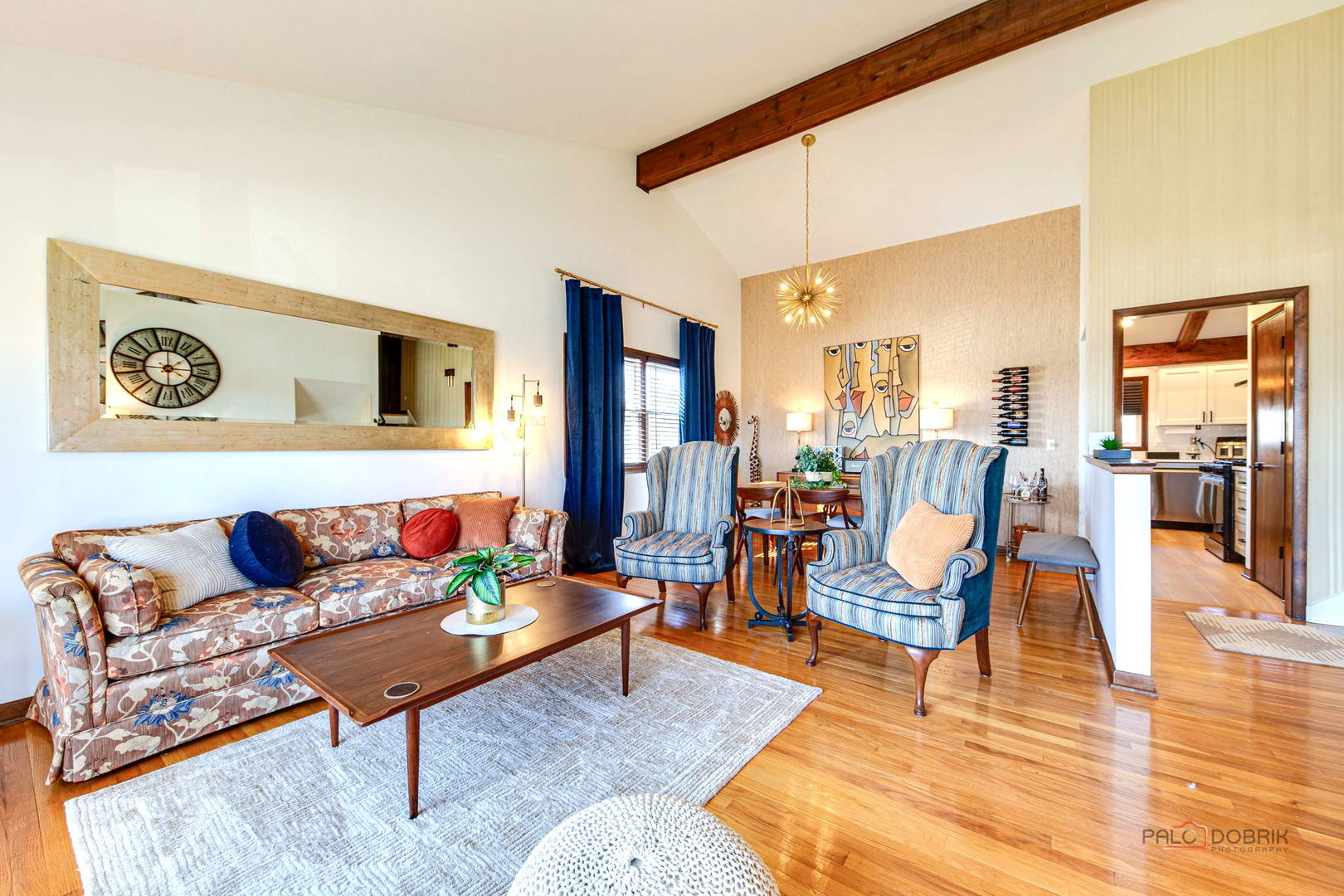 2042 S Goebbert Road, Arlington Heights, IL 60005