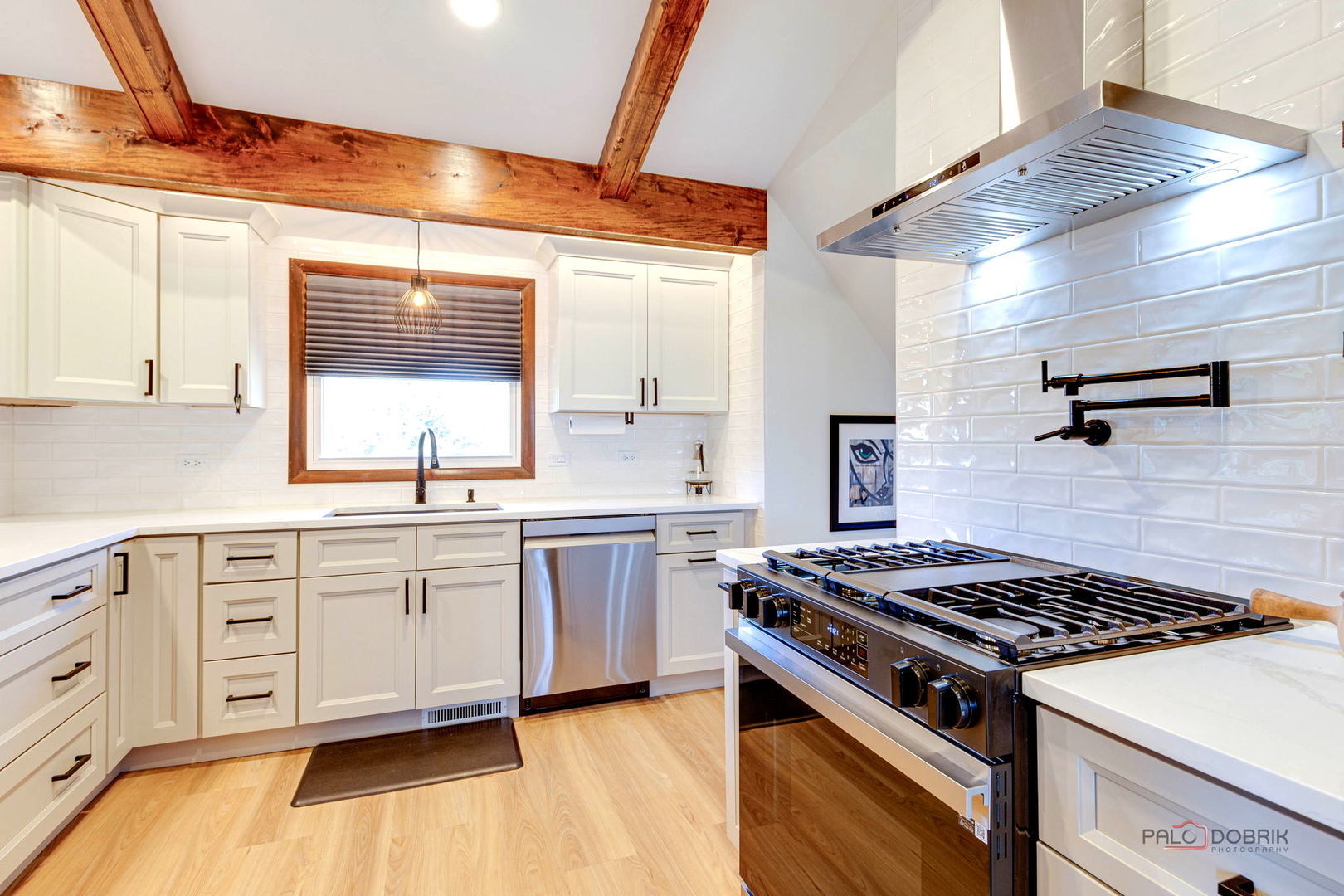 2042 S Goebbert Road, Arlington Heights, IL 60005