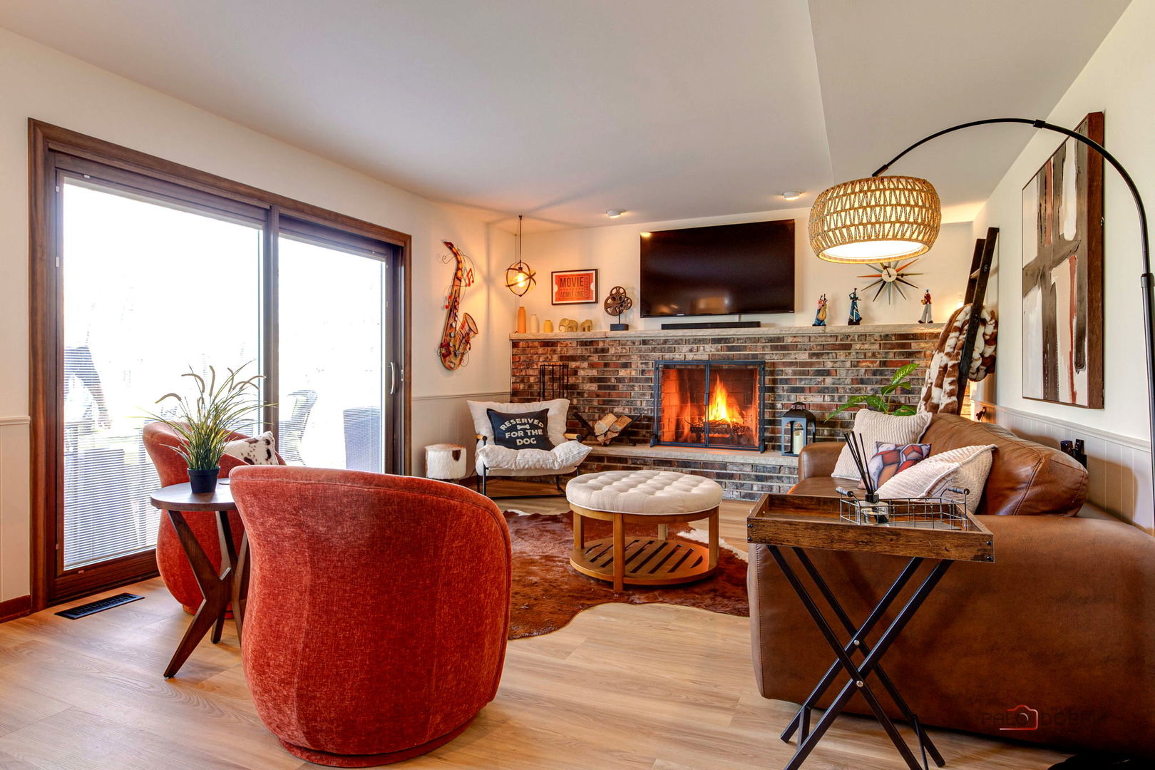 2042 S Goebbert Road, Arlington Heights, IL 60005