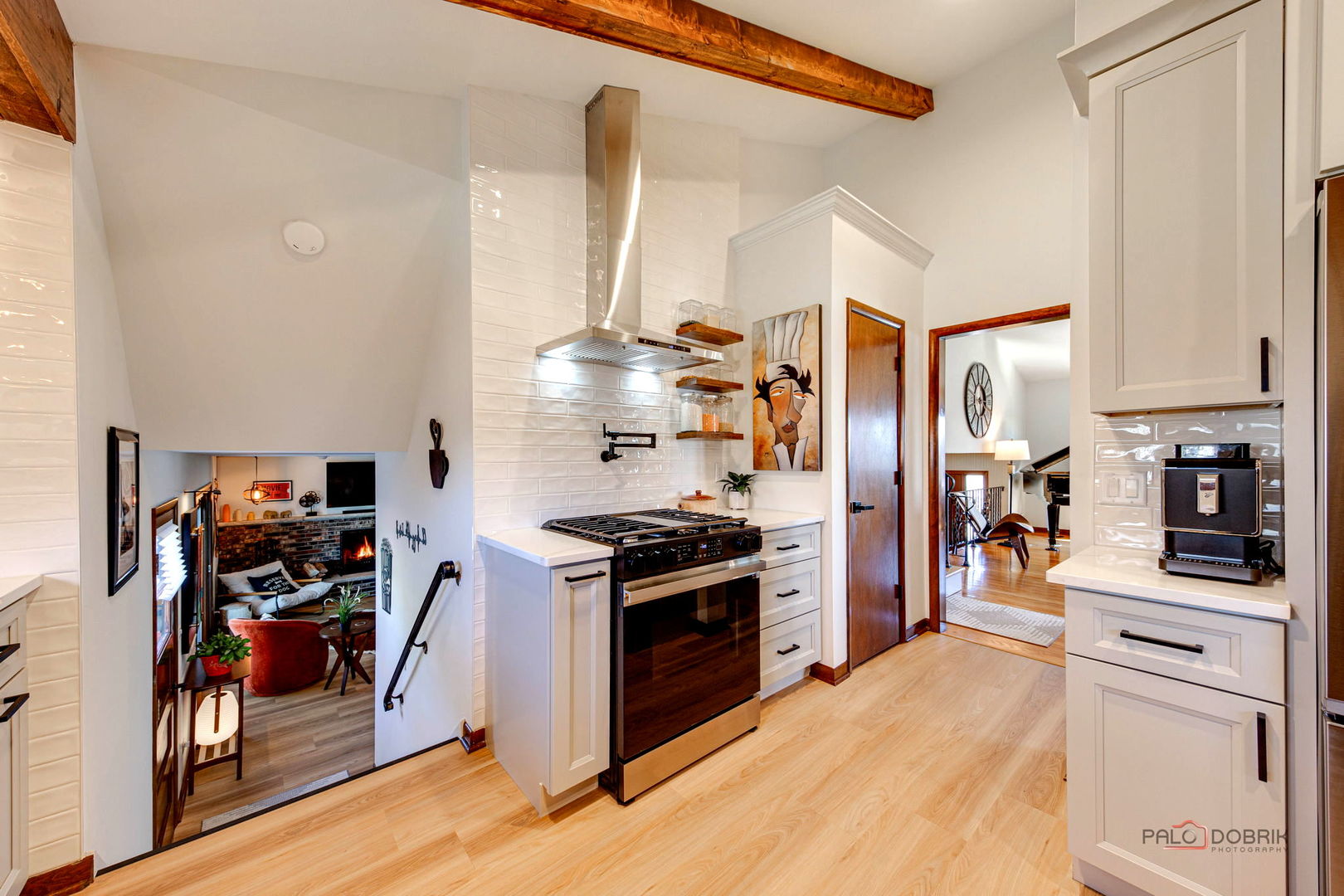 2042 S Goebbert Road, Arlington Heights, IL 60005