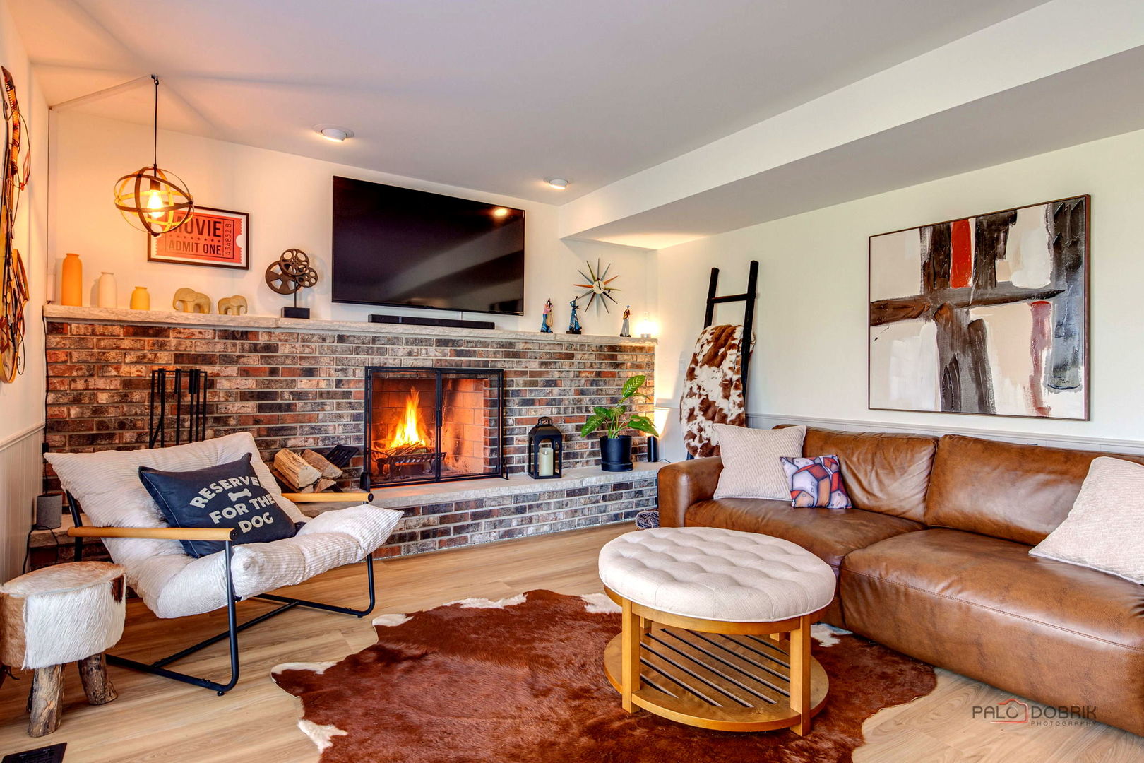 2042 S Goebbert Road, Arlington Heights, IL 60005