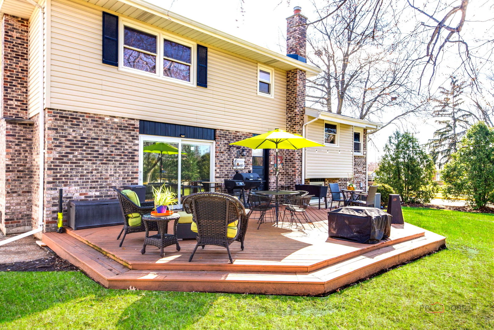 2042 S Goebbert Road, Arlington Heights, IL 60005