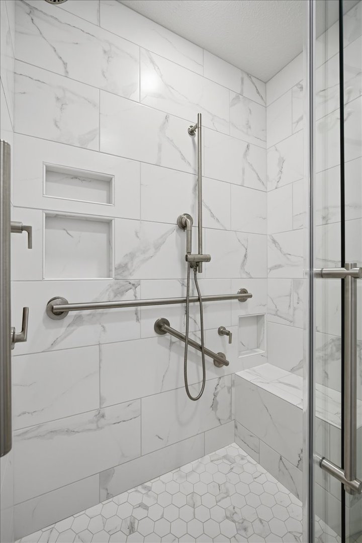 1913 Woodbine Road, Bloomington, IL 61704