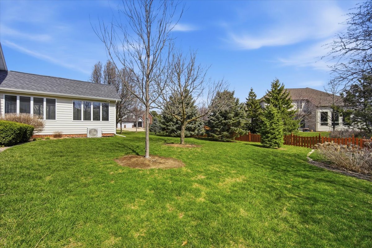 1913 Woodbine Road, Bloomington, IL 61704