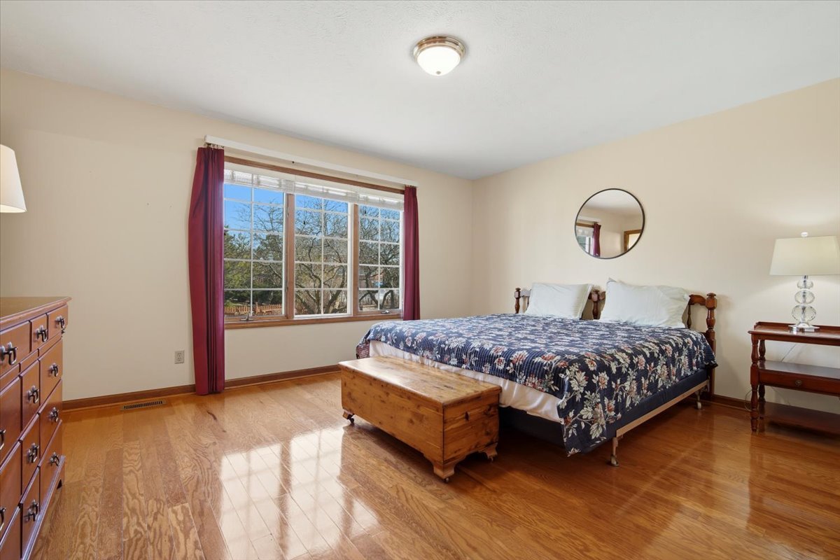 1913 Woodbine Road, Bloomington, IL 61704