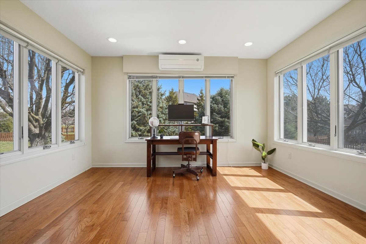 1913 Woodbine Road, Bloomington, IL 61704