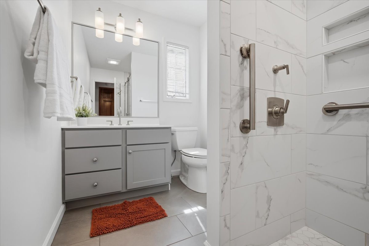 1913 Woodbine Road, Bloomington, IL 61704