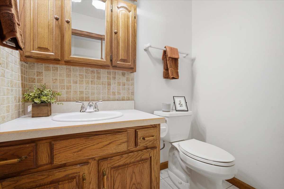 1913 Woodbine Road, Bloomington, IL 61704